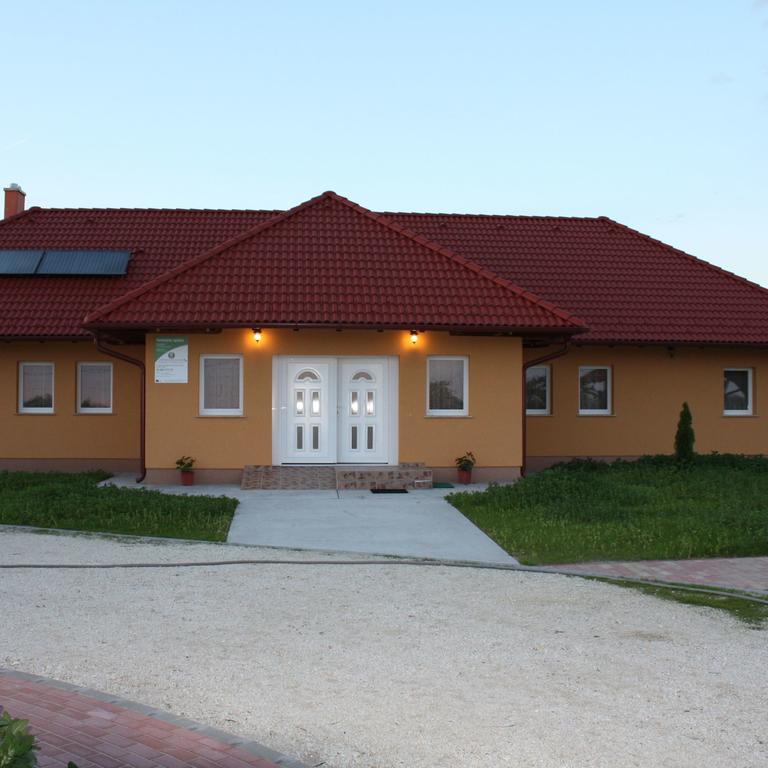 Bencsik Tanya Szentkiraly - Szallashely & Rendezvenyhaz Extérieur photo